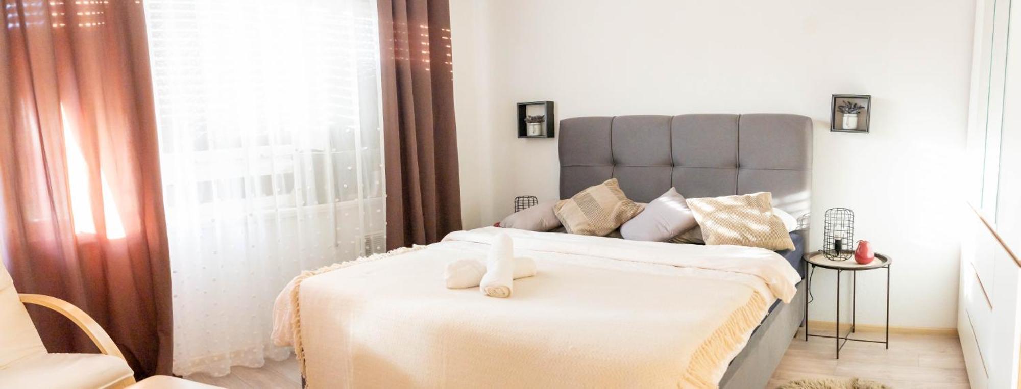 Apartman Lili Knin Extérieur photo