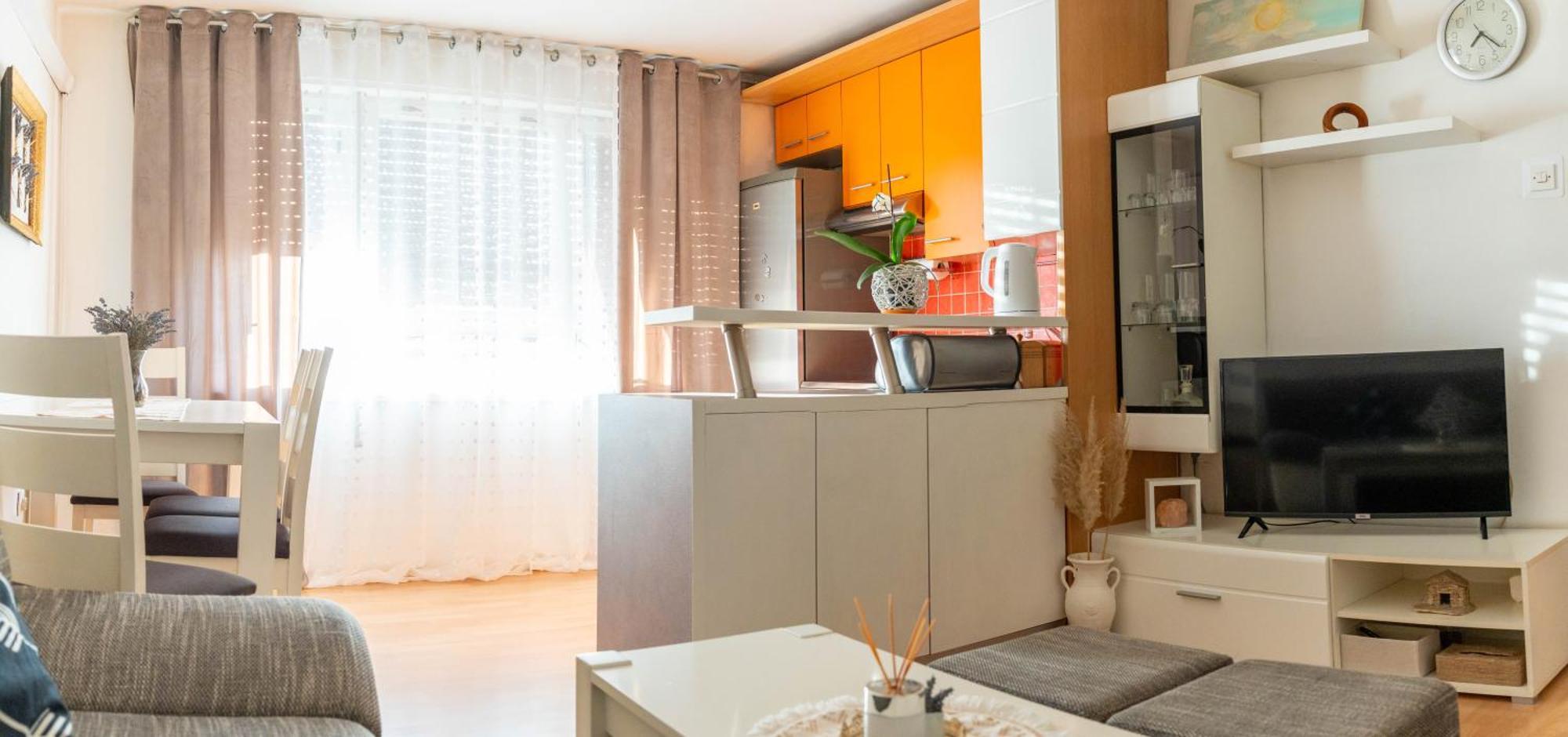 Apartman Lili Knin Extérieur photo